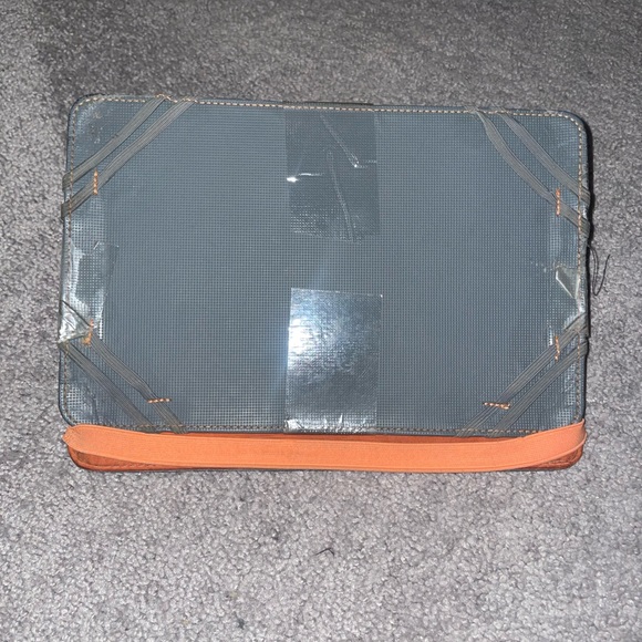 Polaroid brand iPad carrying case - Picture 9 of 9